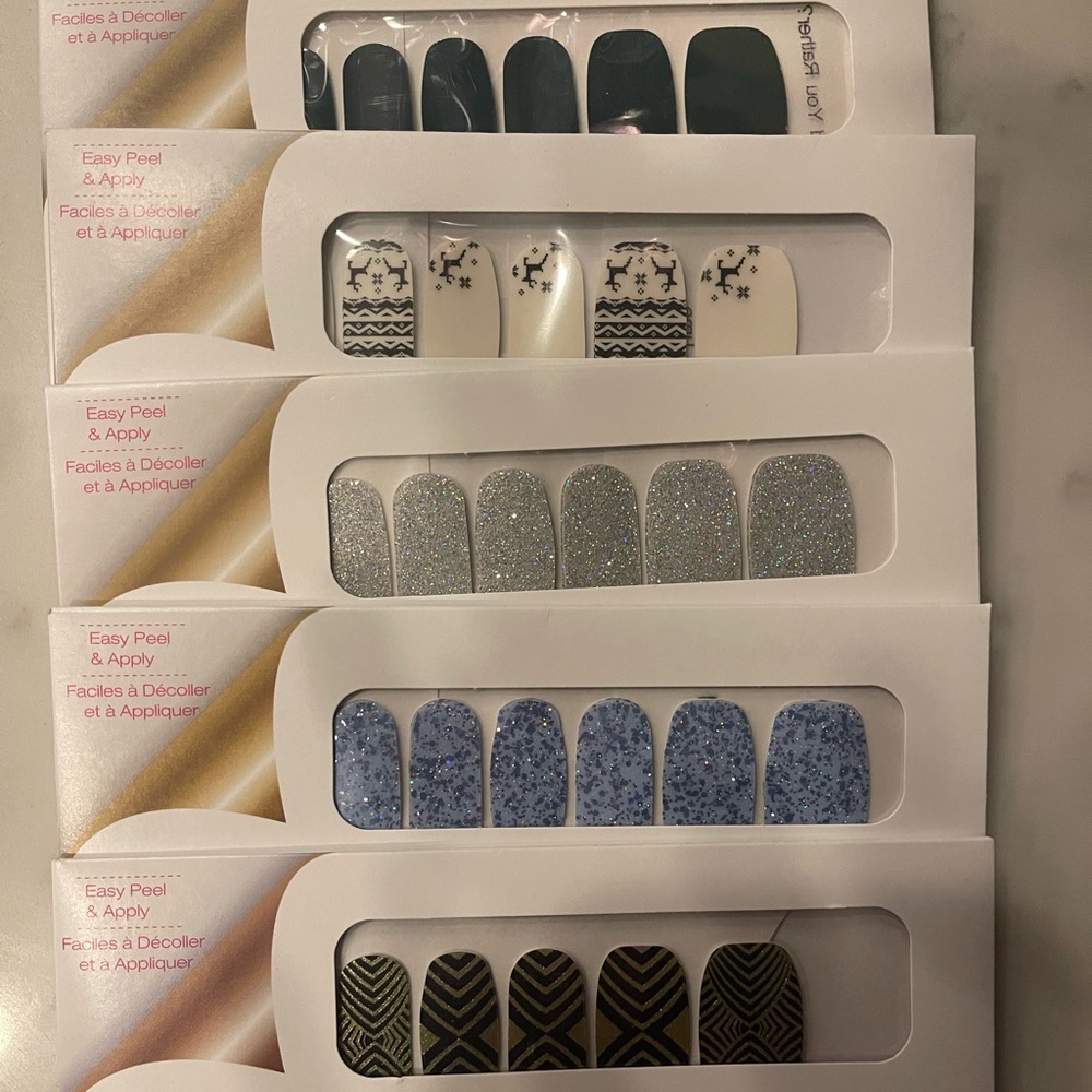 100 sets of Color Street nails